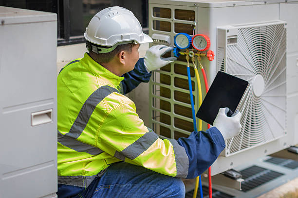 Professional Hvac Installation technician working in Oak Hill, OH